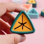 5 db öntapadó vízálló tartó készlet Push Free rendszerrel konyhai vagy fürdőszobai törölközők tárolására, falra szerelhető, 5 x 2,3 cm, zöld - Kép 5