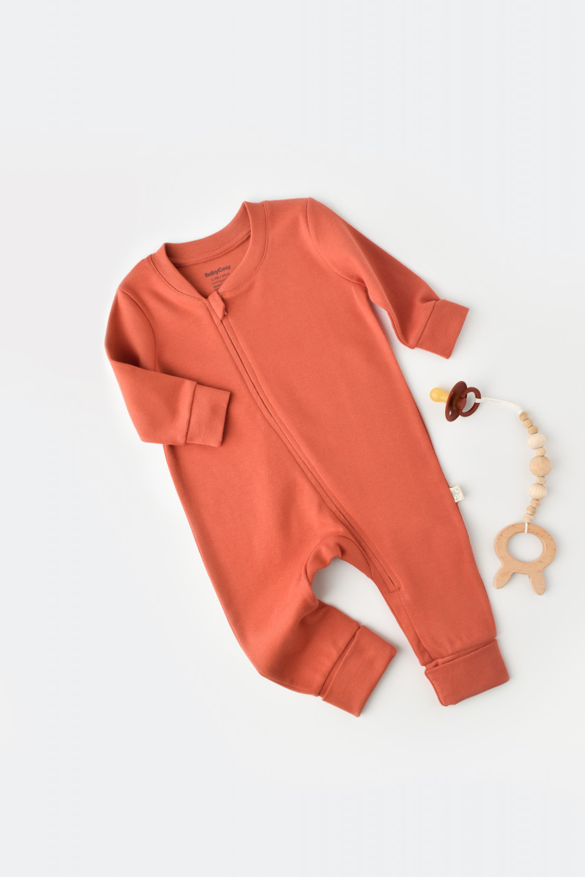 salopeta-cu-fermoar-cu-maneca-lunga-si-pantaloni-lungi-100-bumbac5949 Zipper hosszú ujjú és hosszú nadrággal - 100%organikus pamut - fahéj, babycosy (méret: 18-24 hónap) - Kép 1