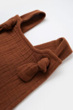 Nyári jumpsuit muszlinzsebekkel, babycosy, 100% organikus pamut, tégla (méret: 9-12 hónap) - Kép 6
