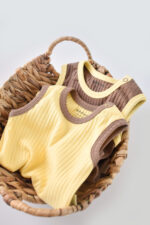 Állítson be 2 testet ujja nélkül ribaána baba unisex organikus pamut és 5%elasztán-vanília/barna babycosy (méret: 3-6 hónap) - Kép 10