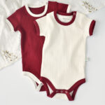 2 test testének babana unisex organikus pamut és 5%elasztán-cecru/bordo, babycosy (méret: 6-9 hónap)
