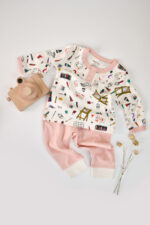 Blúzkészlet hosszú ujjú, gombokkal és hosszú nadrággal, 100% organikus pamut, babycosy, por (méret: 6-9 hónap)