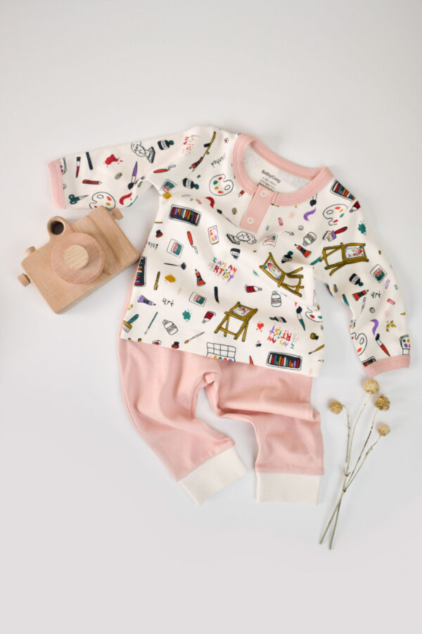 Blúzkészlet hosszú ujjú, gombokkal és hosszú nadrággal, 100% organikus pamut, babycosy, por (méret: 6-9 hónap)